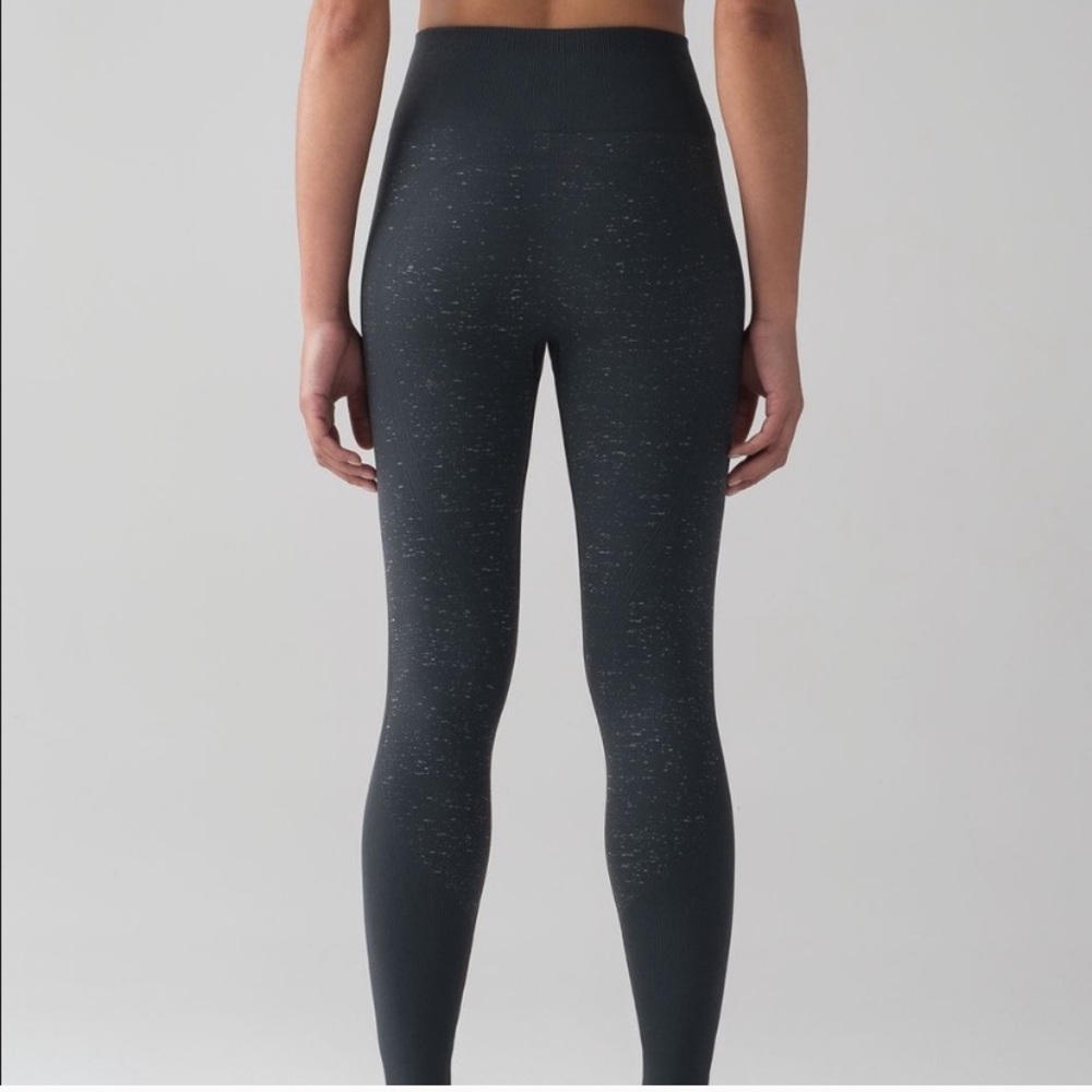 Like new lululemon athletica free to flow leggings